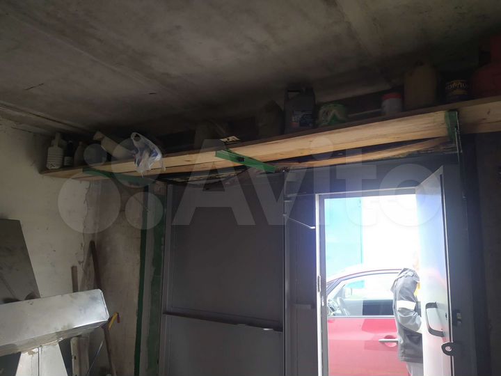 Гараж, > 30 м²
