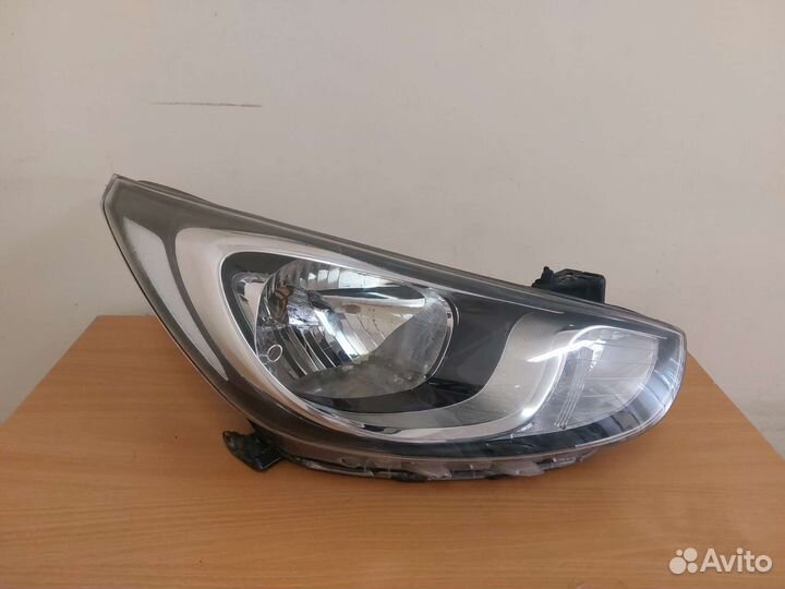 Фара правая Hyundai Solaris 1