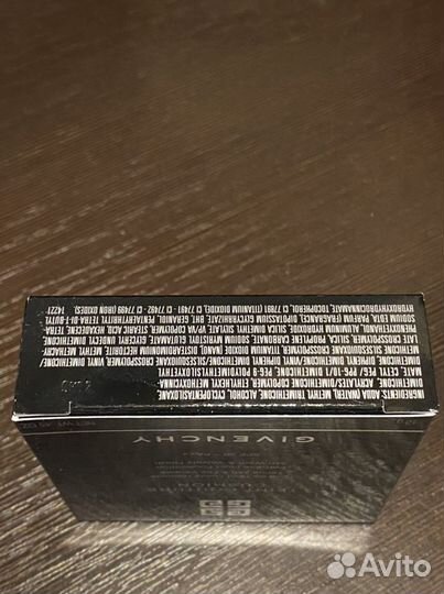 Тональный флюид Givenchy