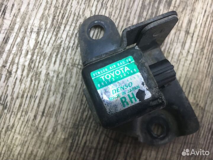 Датчик airbag Toyota Crown S170 (1999—2007)