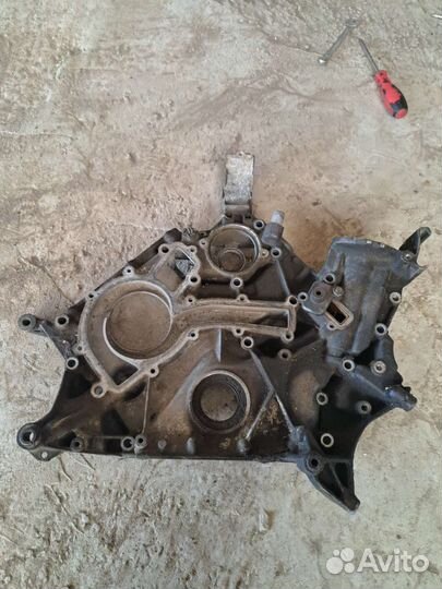 Крышка двигателя передняя Mercedes W203