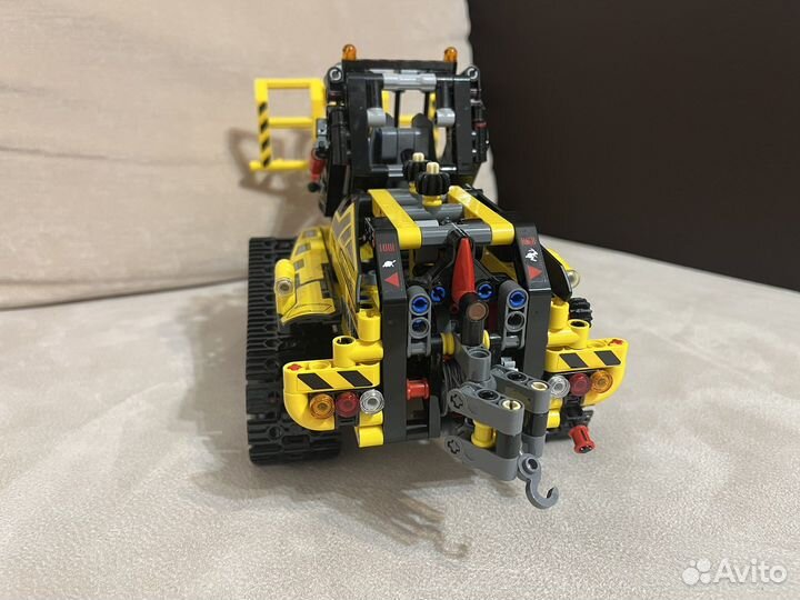 Lego Technic 42094 Гусеничный погрузчик