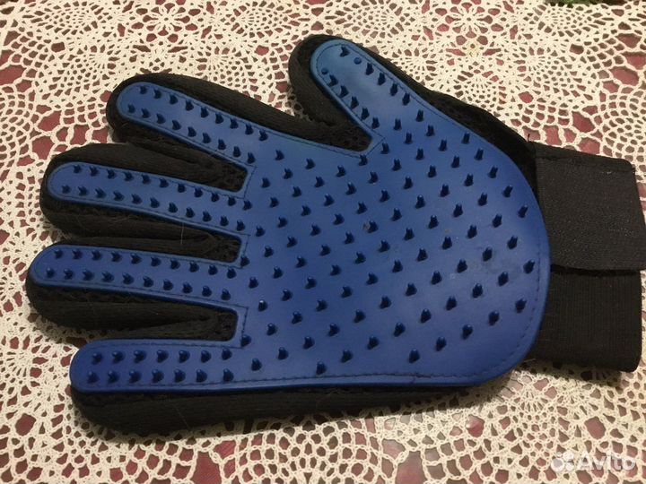 Перчатка для вычесывания шерсти