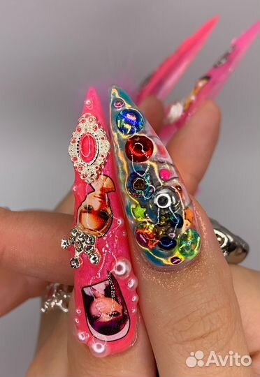 Модель на наращивание ногтей и дизайн