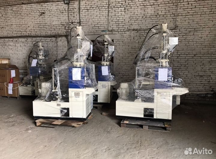 Вертикальный термопластавтомат TA-150S