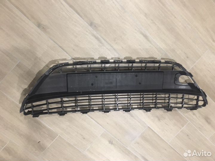 Решетка переднего бампера Ford Fiesta 2008-19