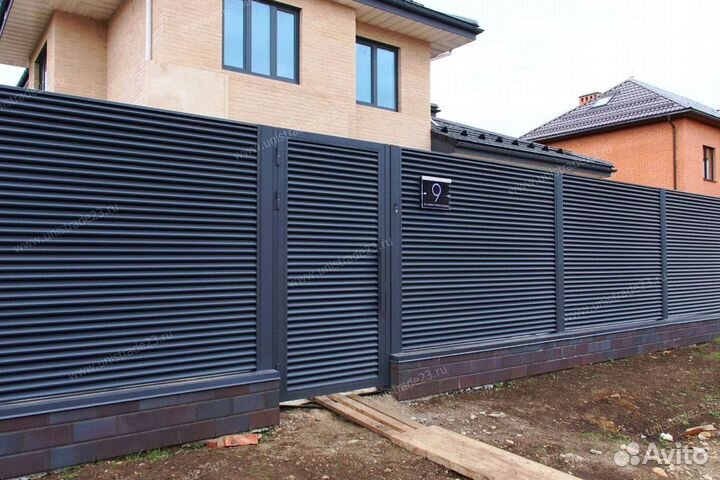 Откатные ворота с калиткой