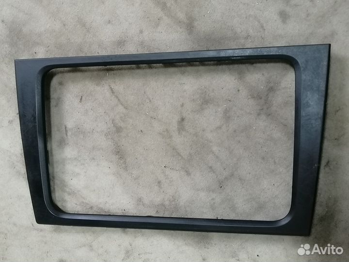 Рамка магнитолы для VW Golf VI 2009-2013