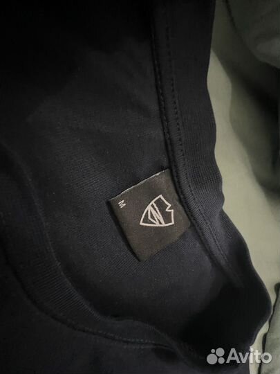 Футболка питерский щит