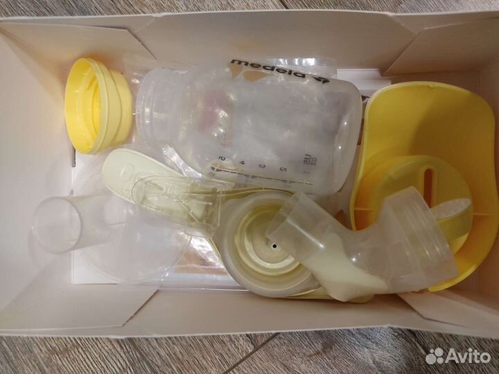 Молокоотсос medela ручной