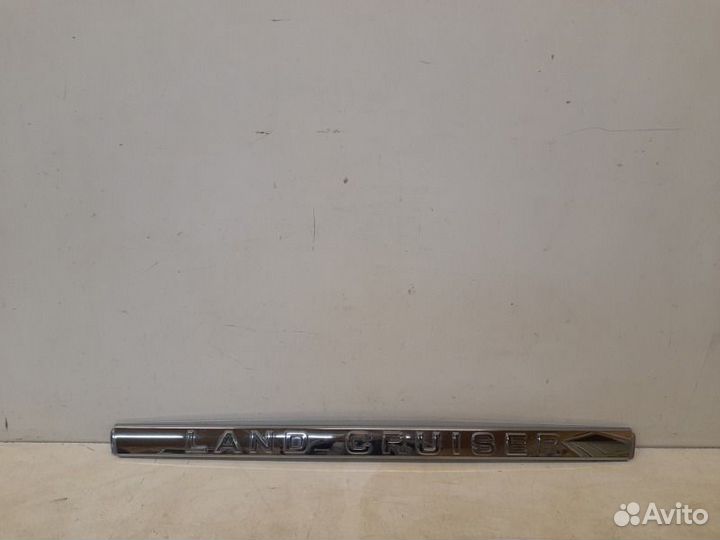Накладка крышки багажника Toyota Land Cruiser 200