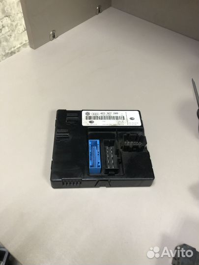 Блок комфорта Ауди А8 4Е Д3 4E0907289