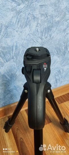 Штатив для фотоаппарата manfrotto