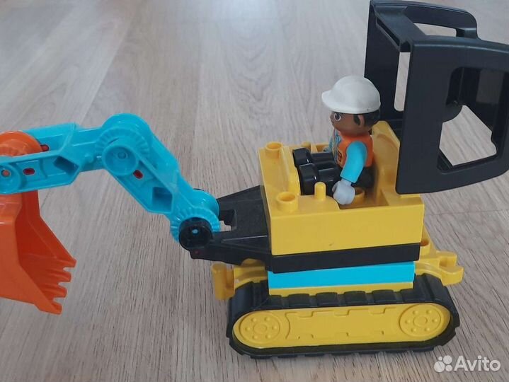 Экскаватор и грузовик. Конструктор Лего дупло