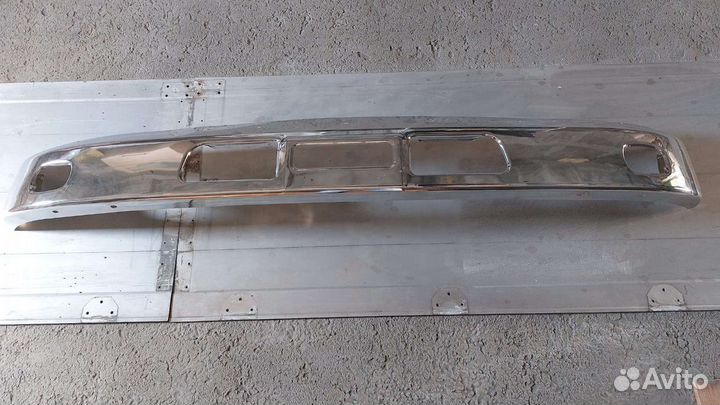 Продаётся бампер хромированный MMC fuso