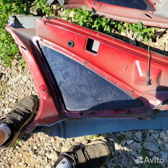 Задняя форточка правая угловая на шевроле каприз