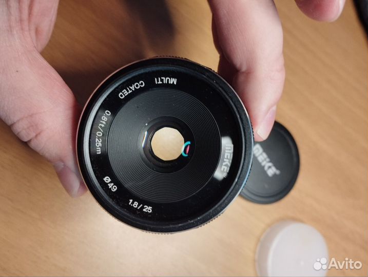 Объектив Meike 25mm f1.8 Fujifilm X