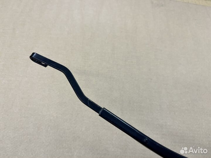 Поводок лобового стекла правый Киа Спортейдж 3