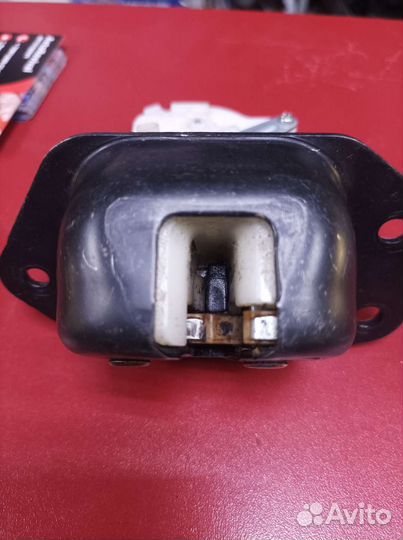 Замок багажника Nissan Note кузов E11