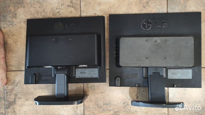 Мониторы LG 17 и 19 дюймов в рабочем состояние