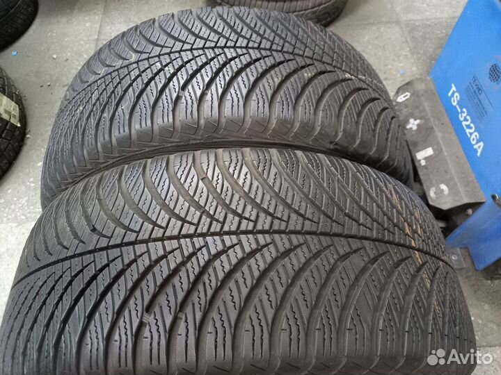 Goodyear Vector 4Seasons Gen-2 225/50 R17 98V