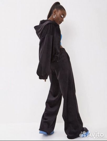 Велюровый спортивный костюм