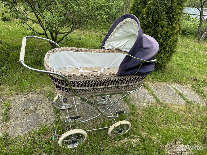 Ретро коляска