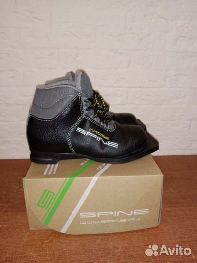 Лыжные ботинки р.33