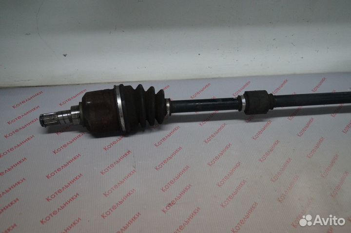 Nissan 39100-AU315 Вал приводной правый