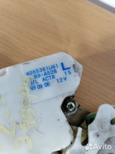 Замок двери передний левый Nissan Pulsar FN15