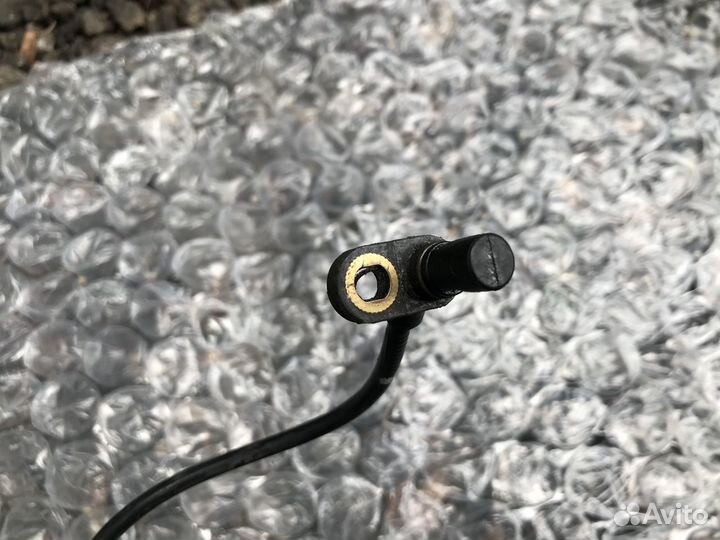 Датчик ABS передний Chevrolet Tahoe III 06-14