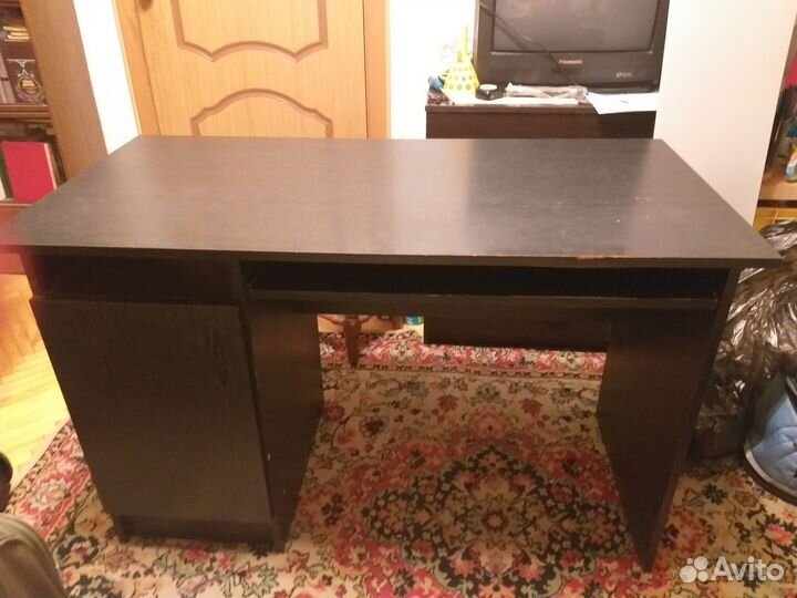 Стол письменный компьютерный черного цвета