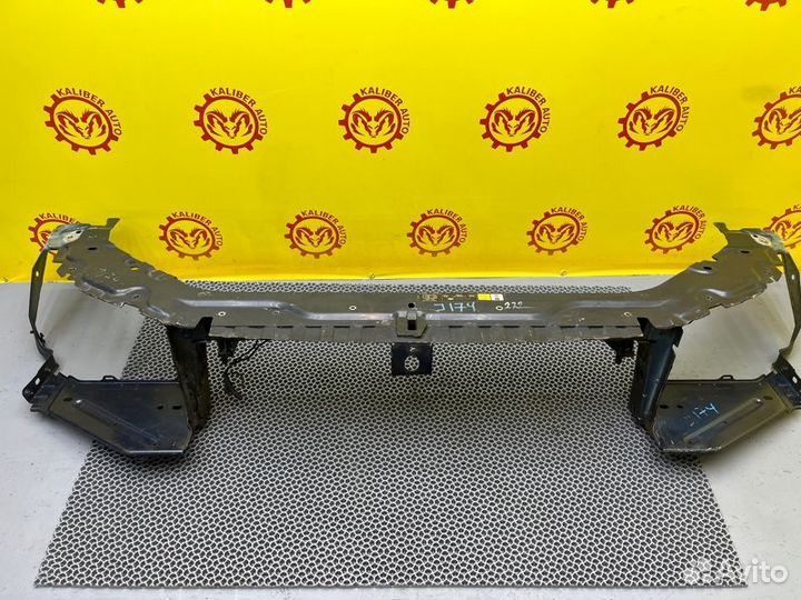 Рамка радиатора/Телевизор Land Rover Freelander 2