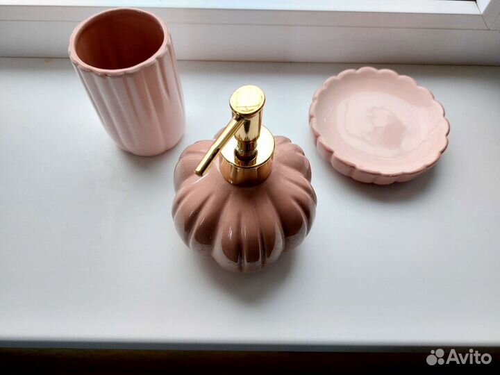 Набор для ванной (мыльница, стаканчик, дозатор)