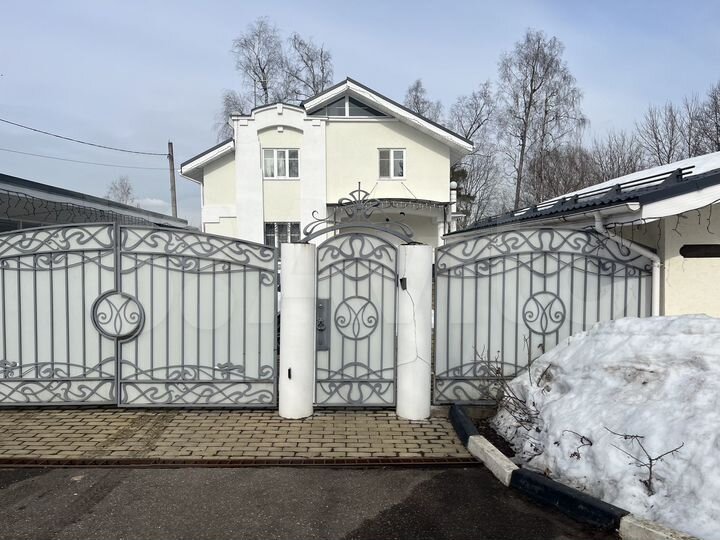 Дом 254,7 м² на участке 15 сот.