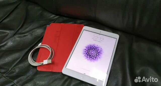 iPad mini на 32GB Wi-Fi (можно вставить сим карту)