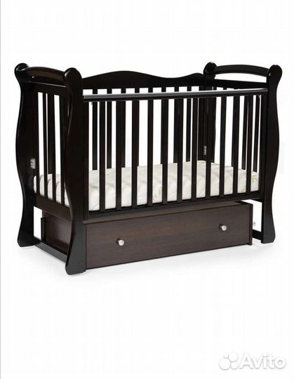 Детская кроватка с маятником и ящиком, с матрасом