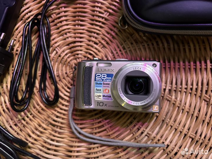 Цифровой фотоаппарат Lumix DMC TZ4