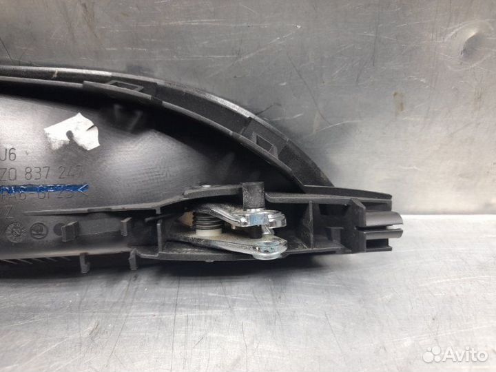 Ручка двери передней внутренняя левая Skoda