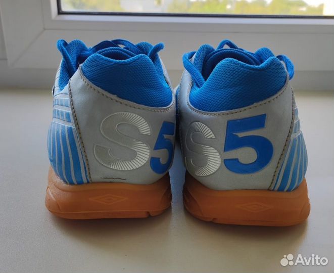 Бутсы для зала