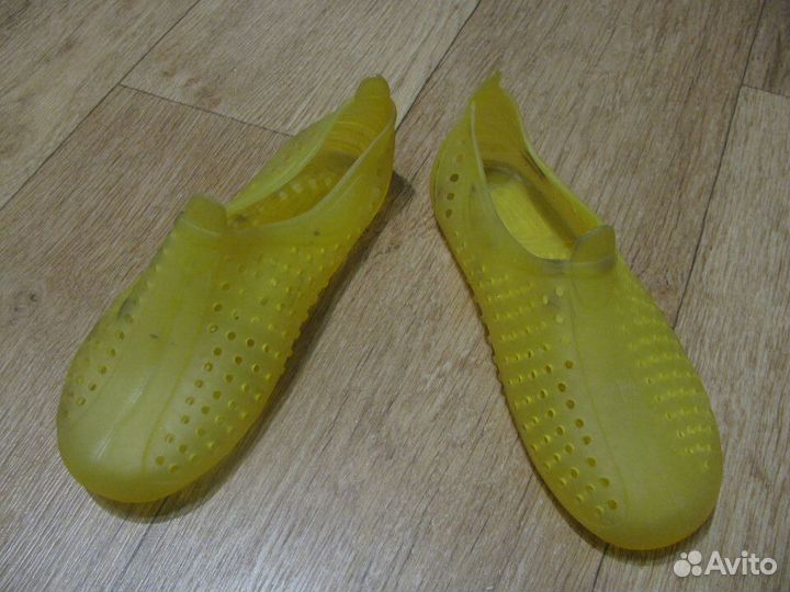 Пляжные сандали и тапки,р.33-35 и 41(42)