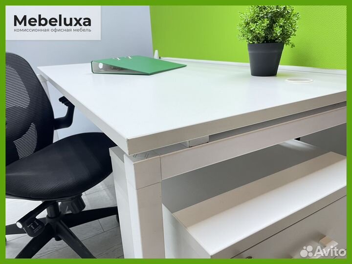 Стол на 2 рабочих места с перегородкой