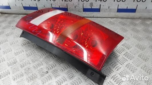 Фонарь задний левый land rover discovery 3 (2NN23M