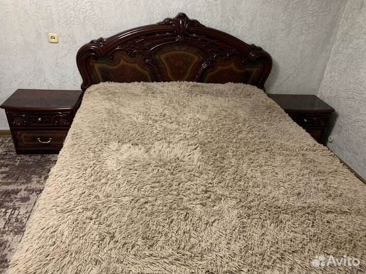 Спальный гарнитур