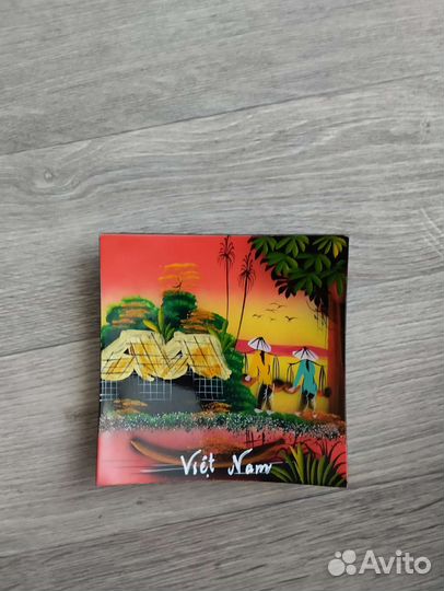 Настенная тарелка