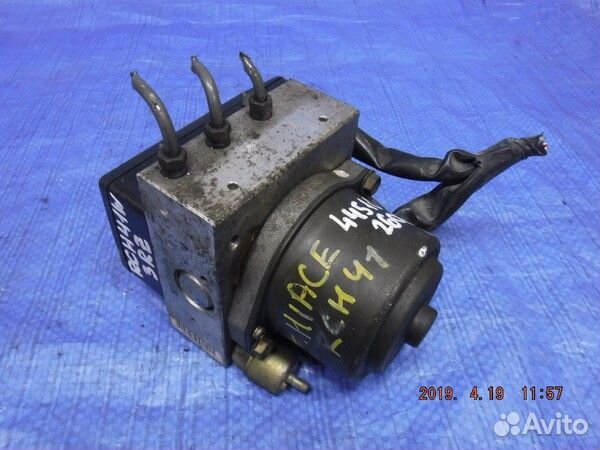 Блок abs Toyota Hiace