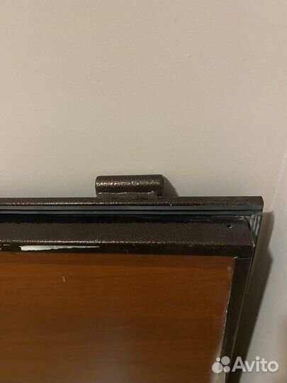 Дверь входная металлическая б/у