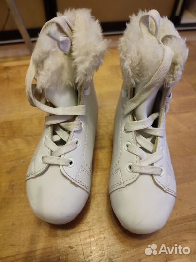 Коньки фигурные двухполозные р. 26