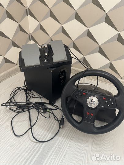 Игровой руль с педалями и колонкой Logitech
