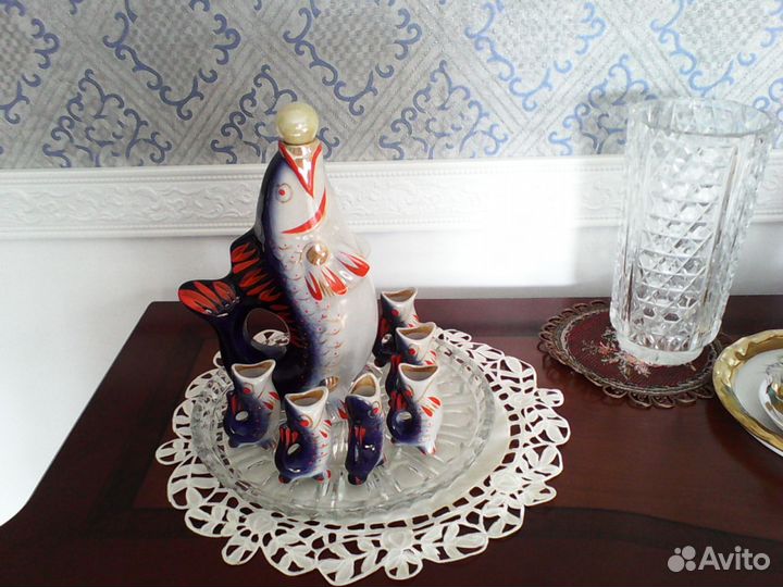 Статуэтка.тарелка.чайник.фарфор